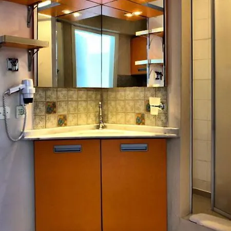 ホテル Golden Gate クシャダス