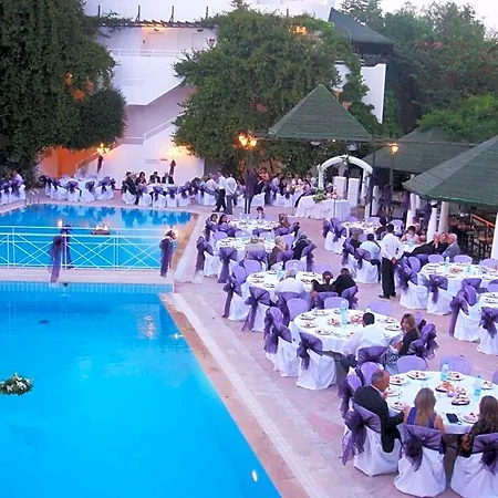 Golden Gate Hotel 3*