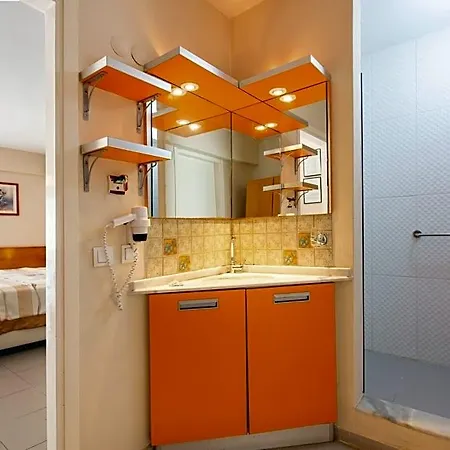 Golden Gate Hotel 3*