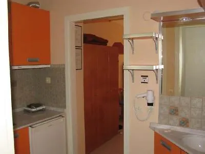 Golden Gate クシャダス