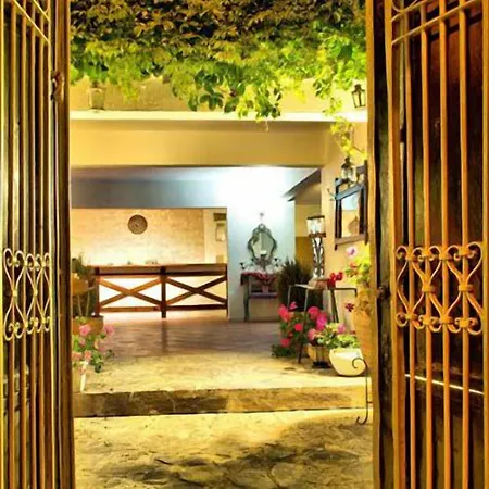 Golden Gate Hotel 3*