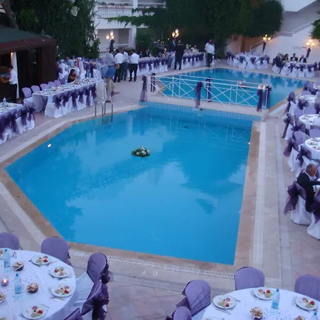 ホテル Golden Gate 3*